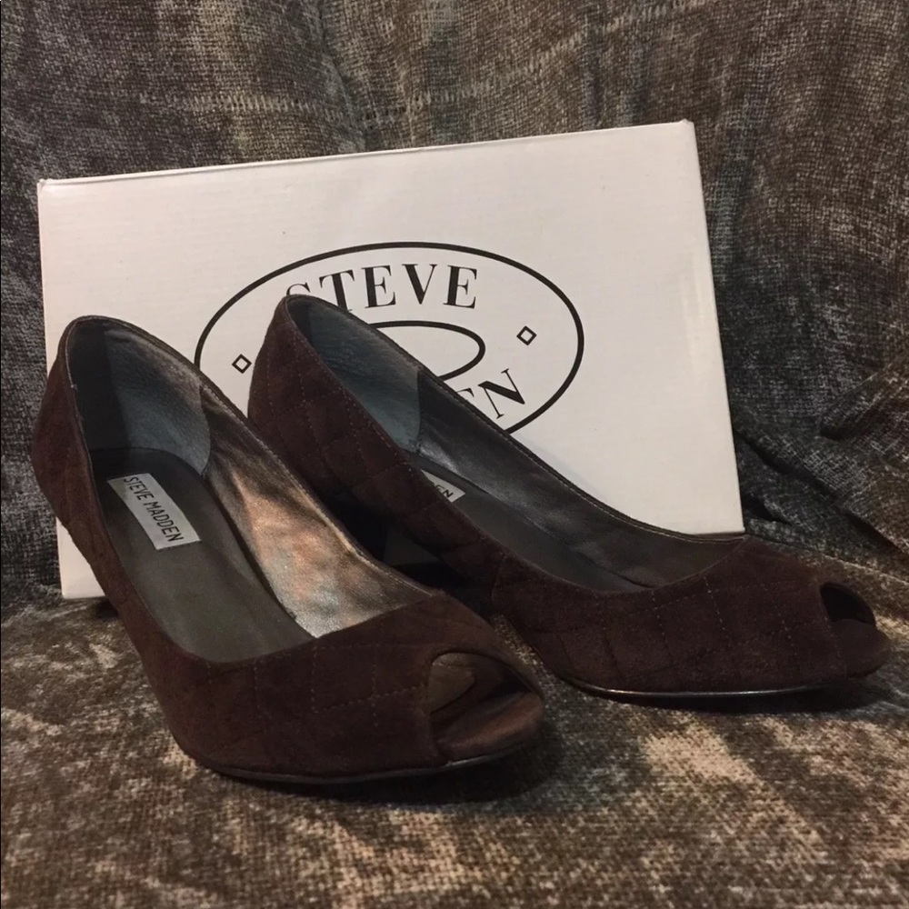 🎀Steve Madden Suede Peeptoe Pumps🎀
